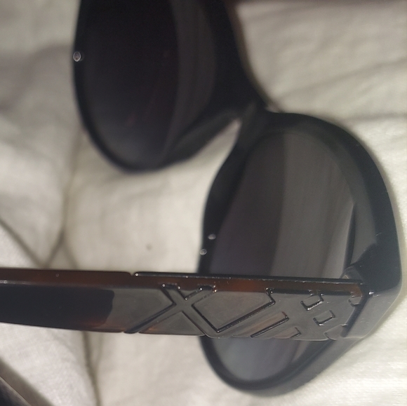 BURBERRY Sunglasses Tortoise Shell - Picture 8 of 11